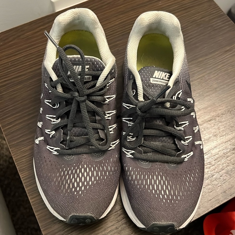Women’s Nike Zoom Pegasus 33 Shoes, Size 7.5, Good condition